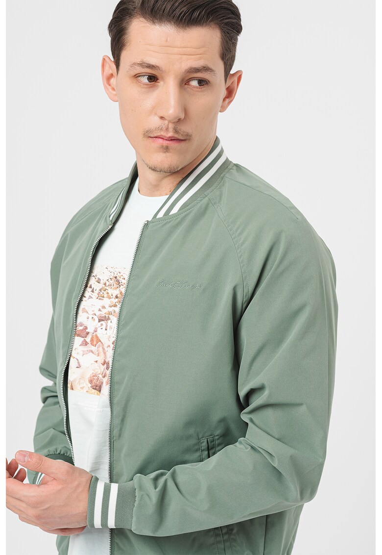 Jacheta bomber cu maneci raglan