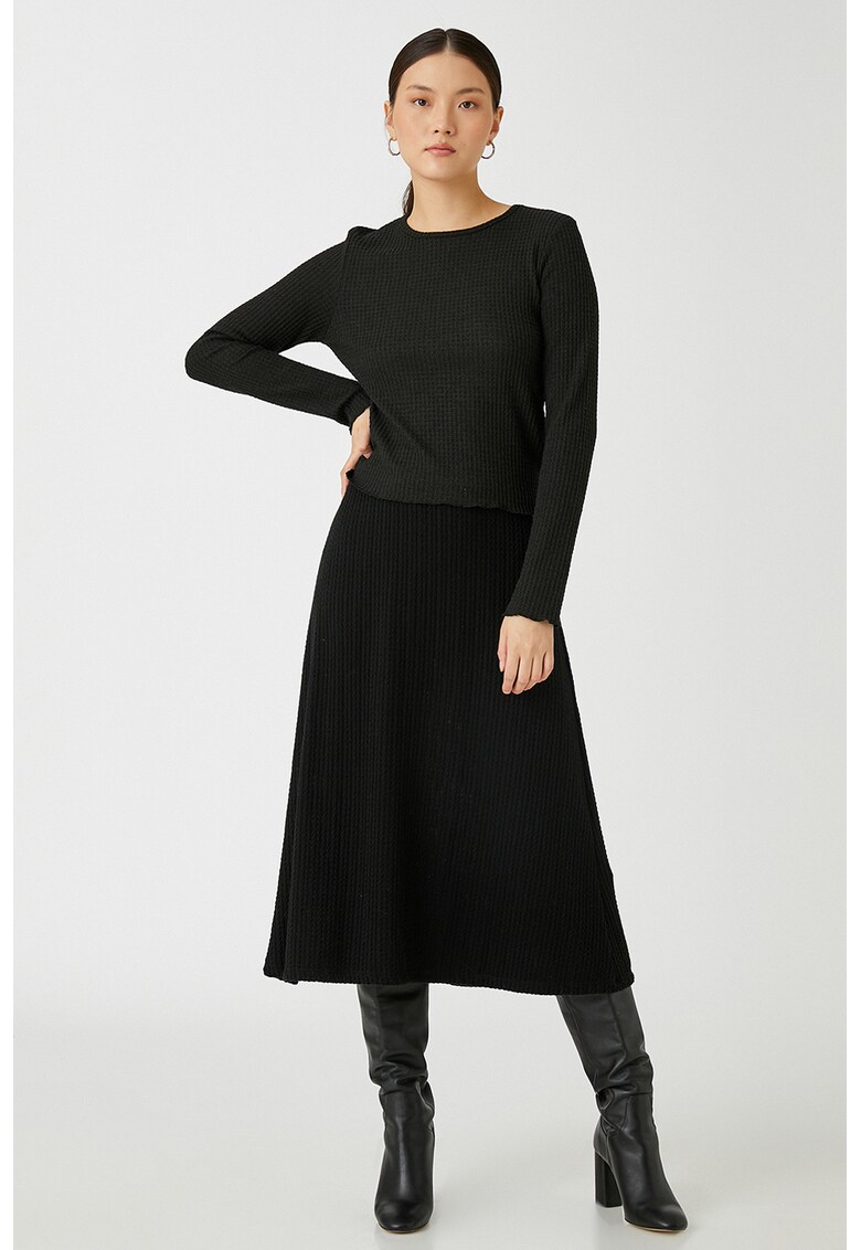 Bluza texturata cu decolteu la baza gatului