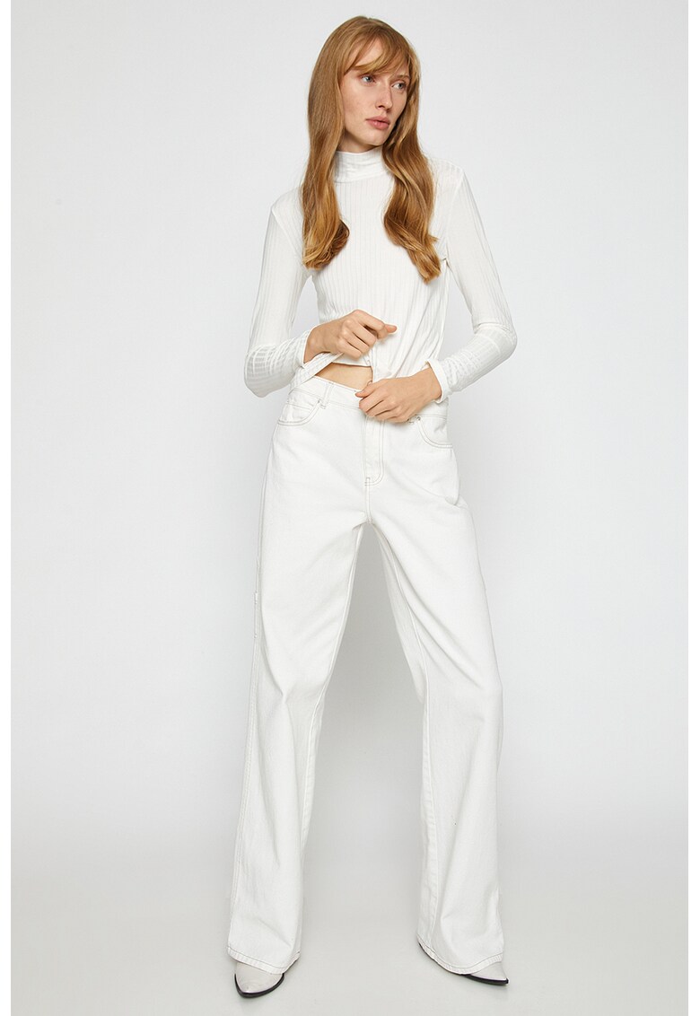 Bluza cu guler inalt