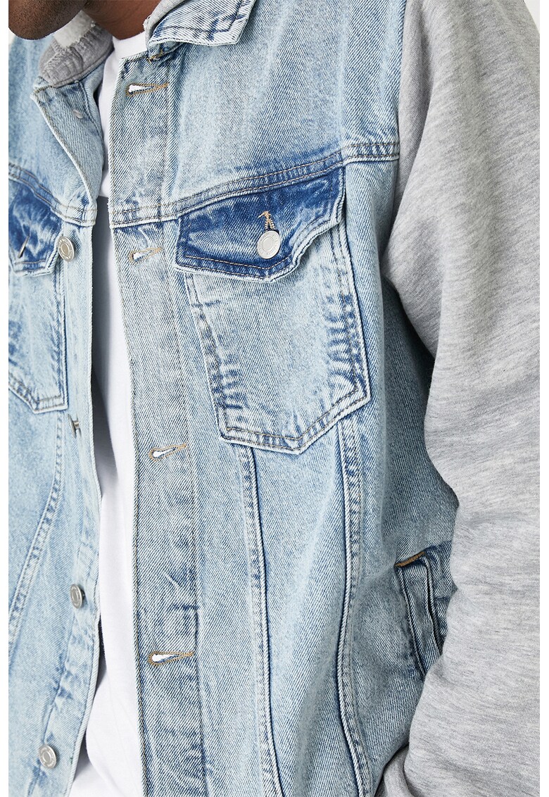Jacheta de denim cu gluga si maneci contrastante