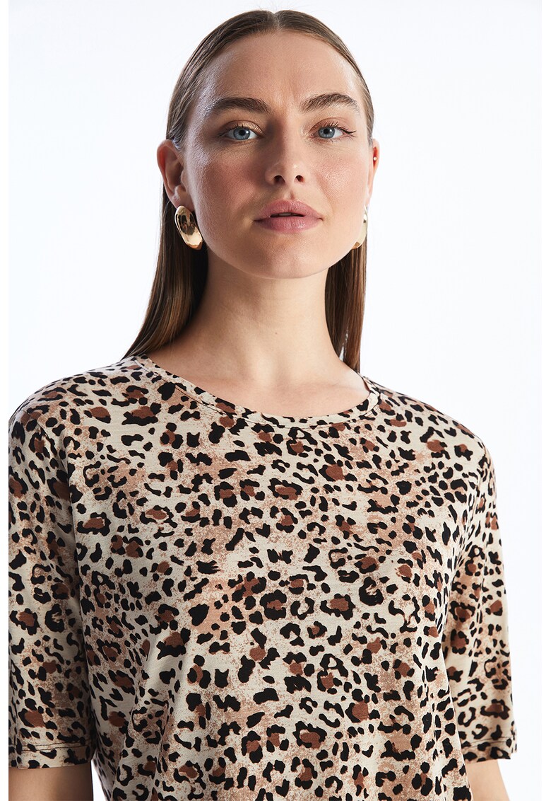 Bluza cu maneci scurte si animal print
