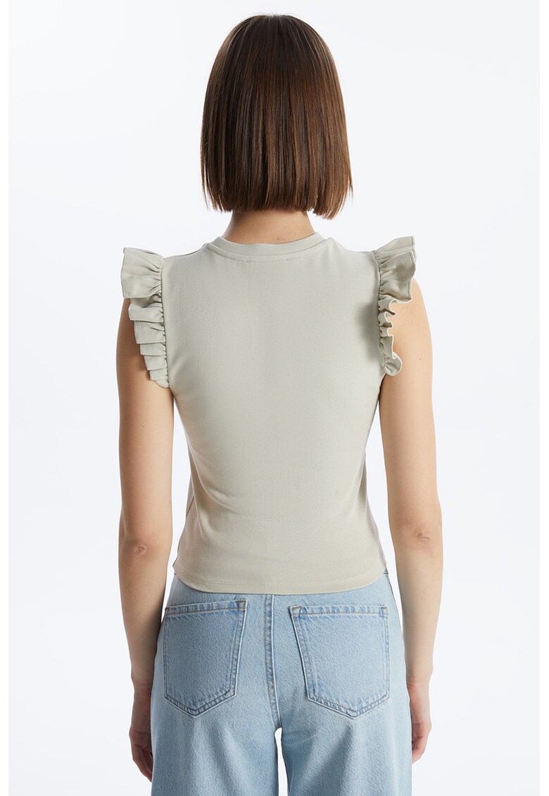 Top crop cu volane