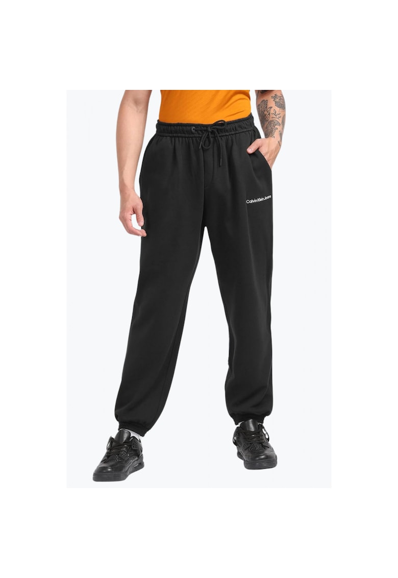 Pantaloni trening barbati din molton cu croiala Relaxed Fit negru