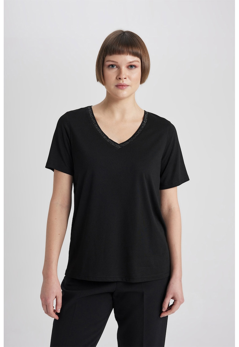 Tricou uni cu decolteu in V