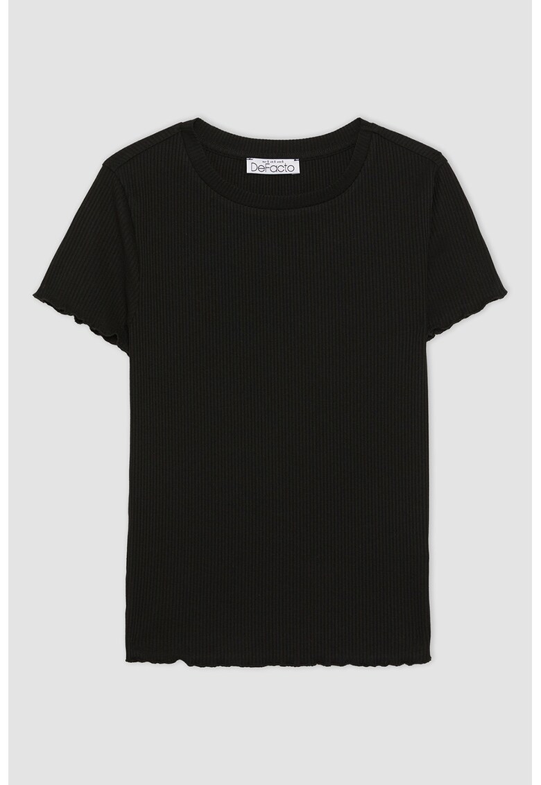 Tricou cu terminatii valurite