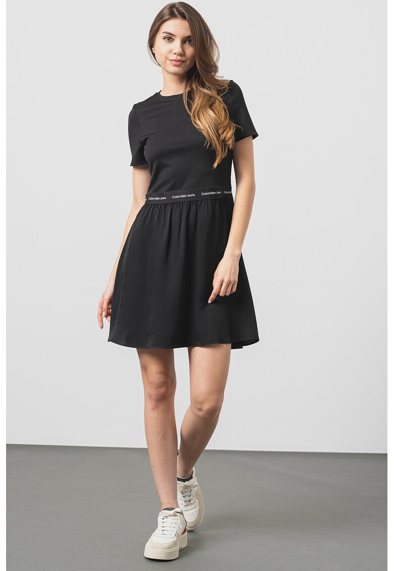 Rochie mini evazata cu logo