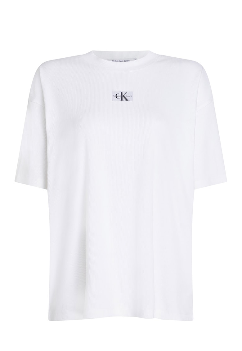 Tricou lejer cu decolteu la baza gatului