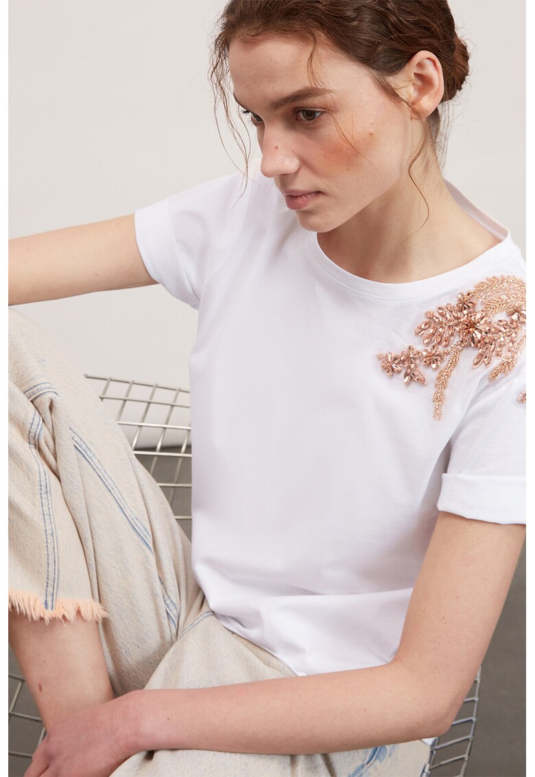 Tricou cu aplicatii de strasuri
