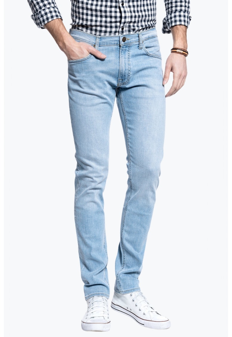 Blugi barbati Luke cu croiala Slim Tapered talie medie si aspect decolorat albastru deschis