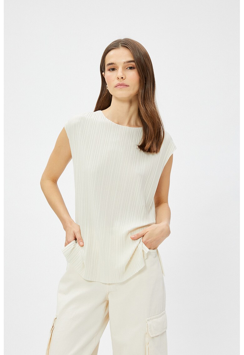 Bluza fara manec cu decolteu rotund