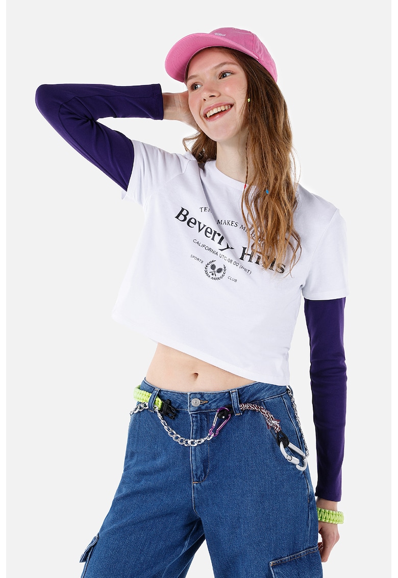 Tricou crop cu text