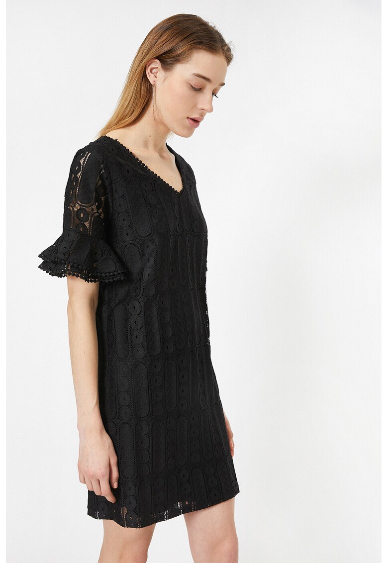 Rochie cu broderie si decolteu in V
