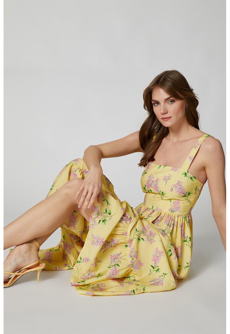Rochie cu model floral si decolteu patrat
