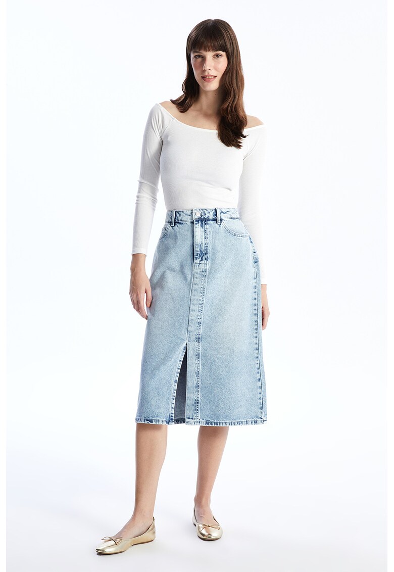 Fusta midi de denim cu slit frontal