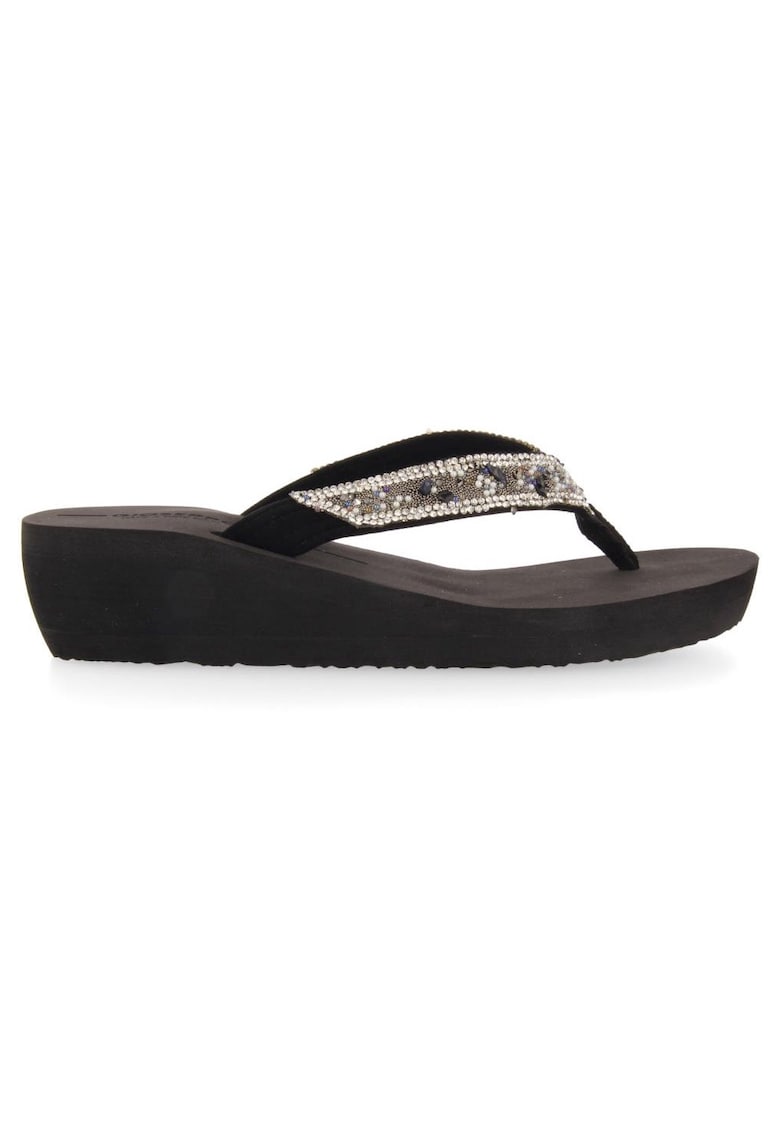 Papuci wedge cu bareta separatoare – margele si strasuri Mezzago – Negru – Gioseppo Papuci wedge cu bareta separatoare – margele si strasuri Mezzago – Negru – Gioseppo