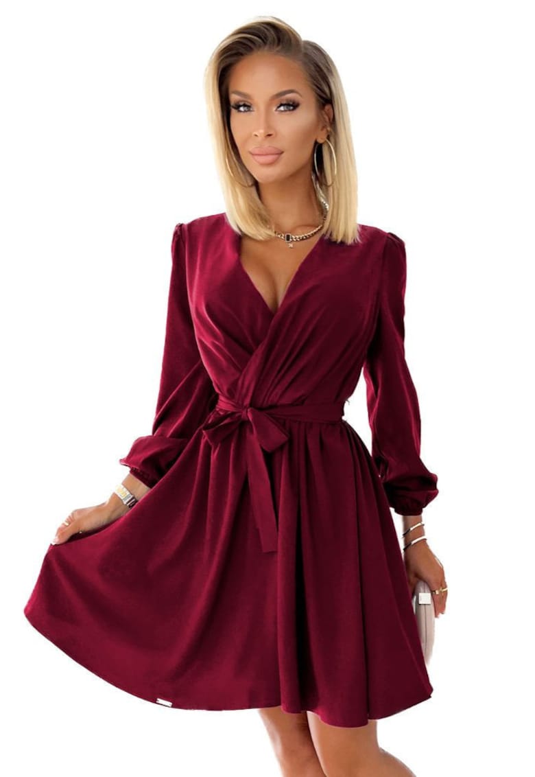 Rochie mini cu decolteu si curea -