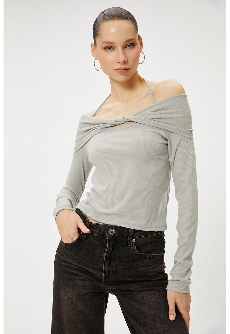 Bluza cu detaliu rasucit