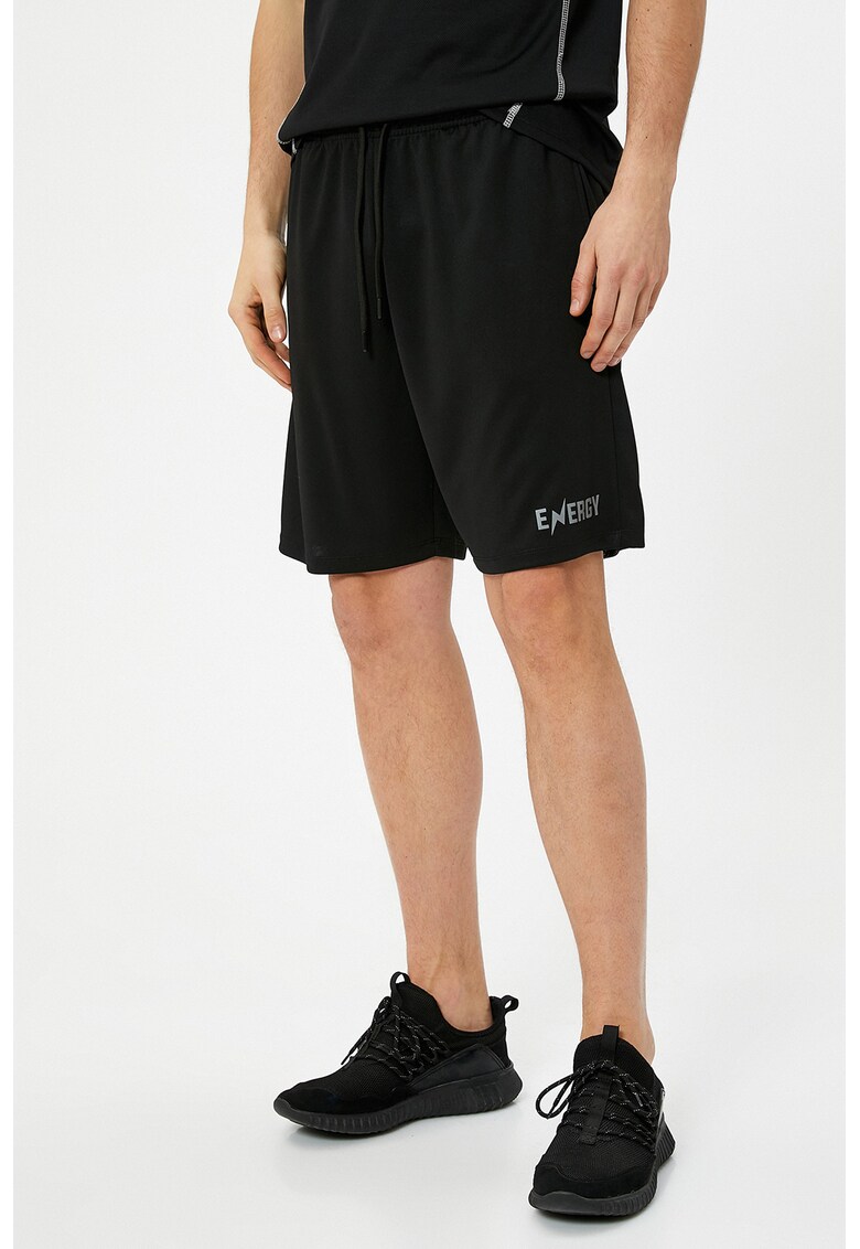 Pantaloni scurti cu snur in talie