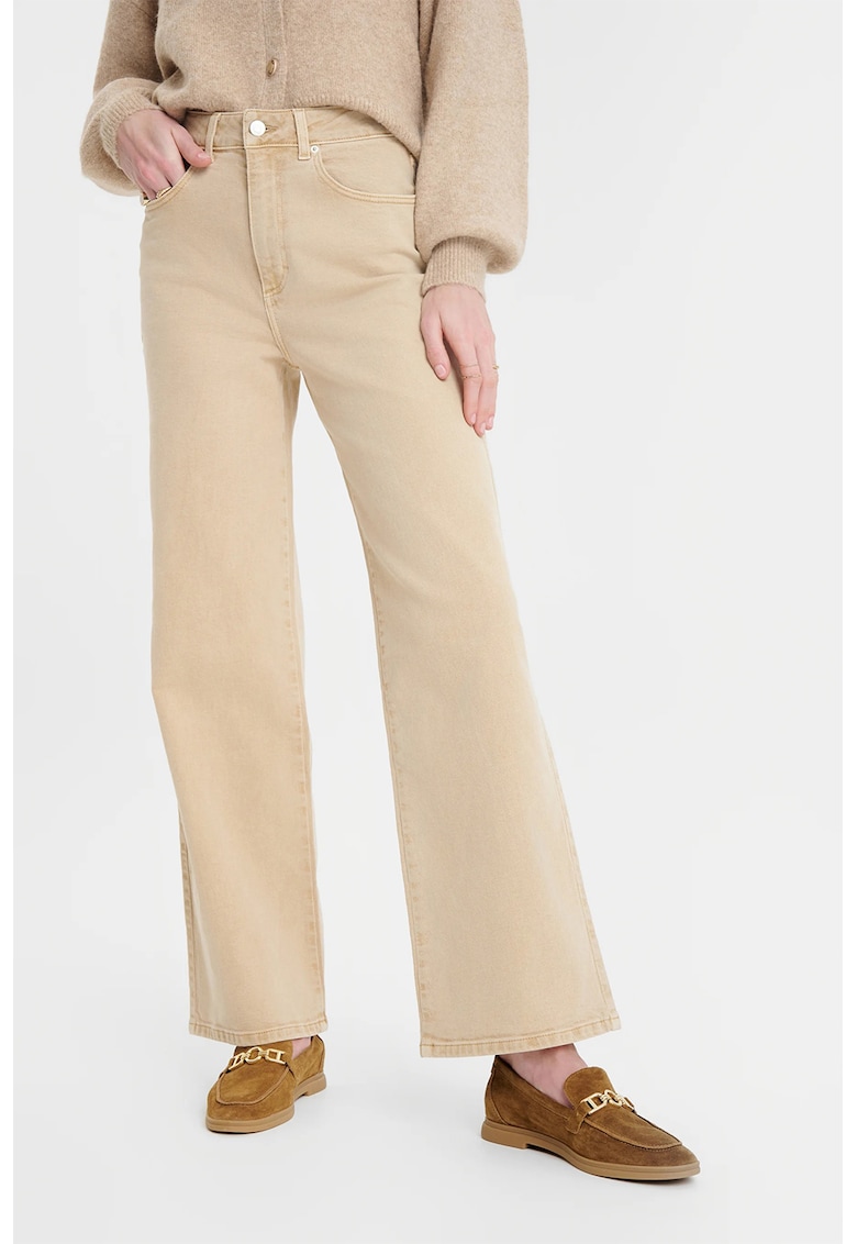 Blugi lungi cu croiala ampla