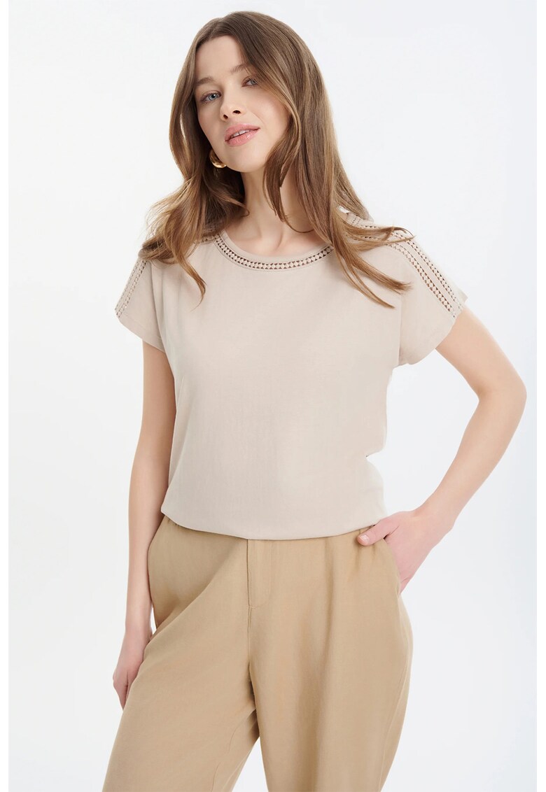 Bluza cu decupaje