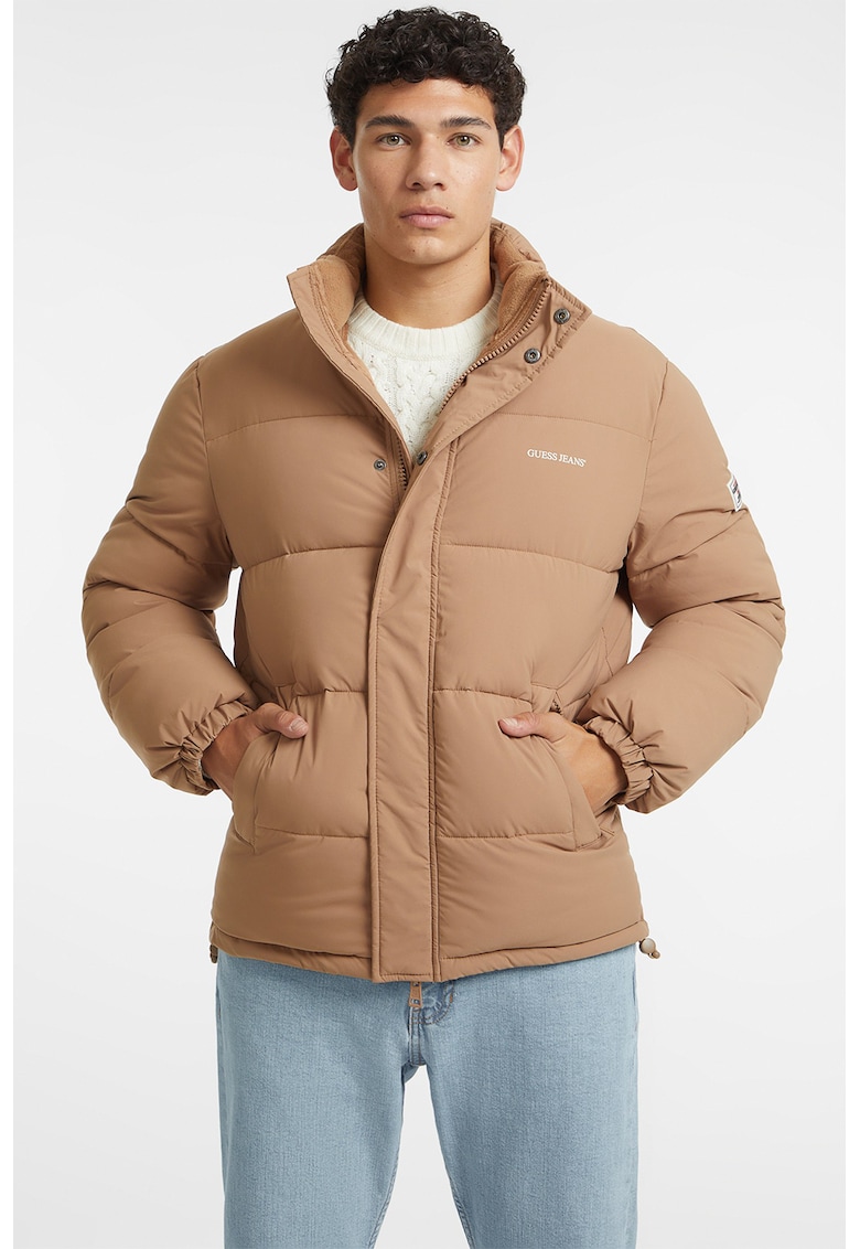 Geaca cu guler inalt