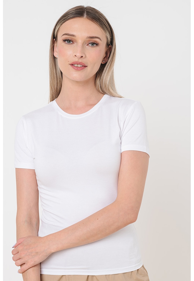 Tricou cu decolteu la baza gatului si model uni