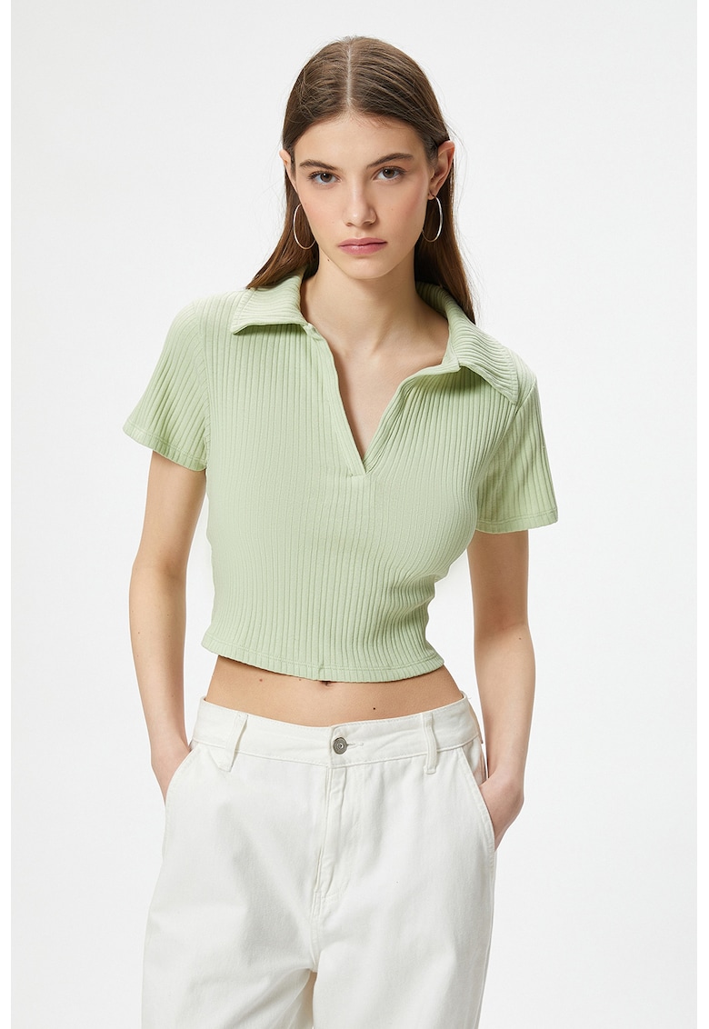 Tricou striat cu decolteu in V si revere