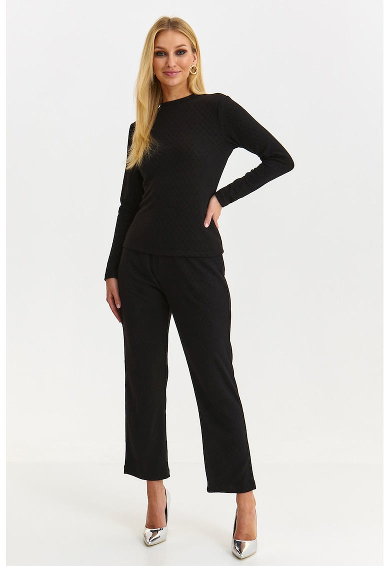 Bluza cu decolteu la baza gatului