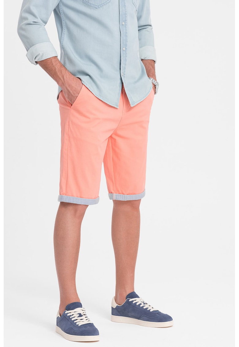 Pantaloni chino scurti cu terminatie contrastanta - Roz somon