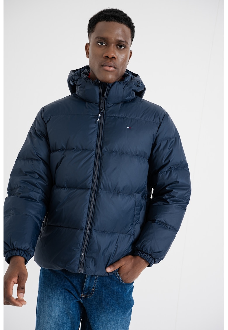 Geaca cu umplutura de puf si gluga