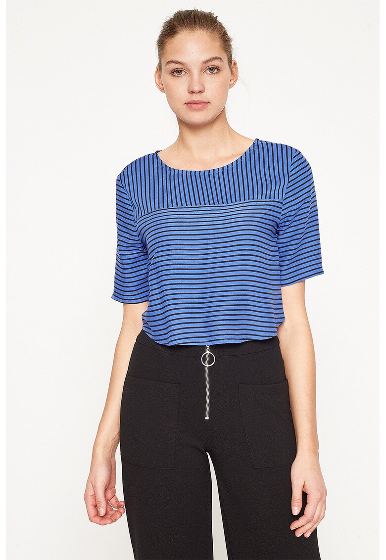 Bluza cu maneci scurte si model in dungi