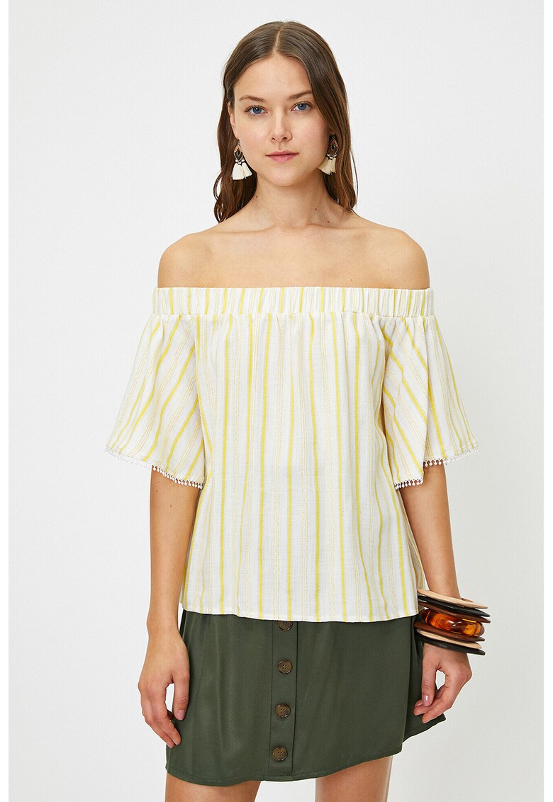 Bluza cu dungi si decolteu pe umeri