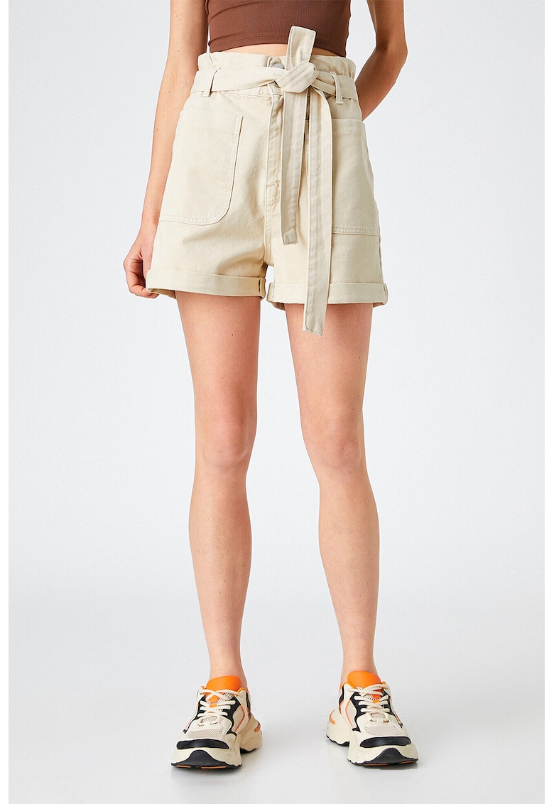 Pantaloni scurti de denim cu cordon in talie