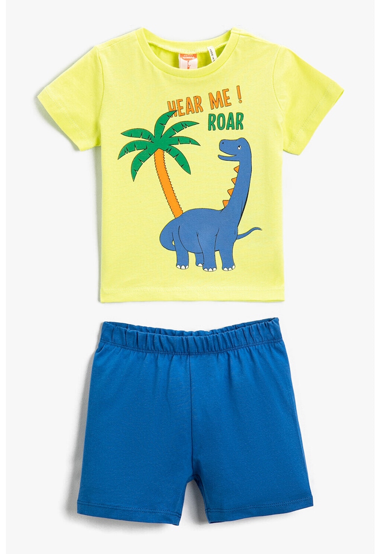 Set de pantaloni scurti si tricou cu decolteu la baza gatului