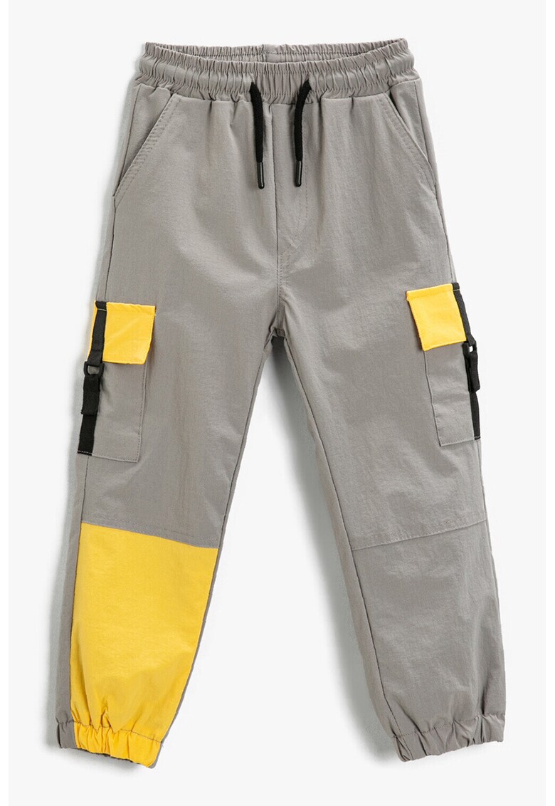 Pantaloni cargo cu model colorblock