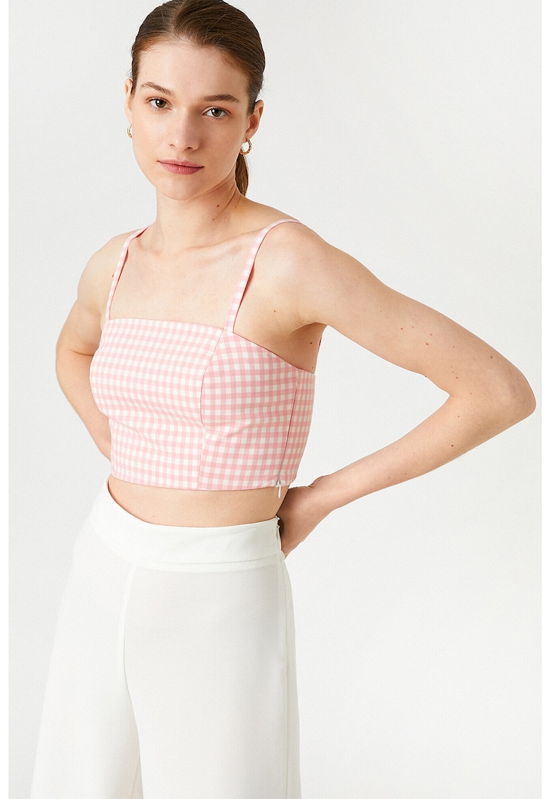 Top crop cu model in carouri Top crop cu model in carouri