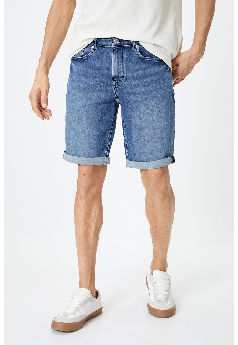 Blugi scurti cu aspect usor decolorat