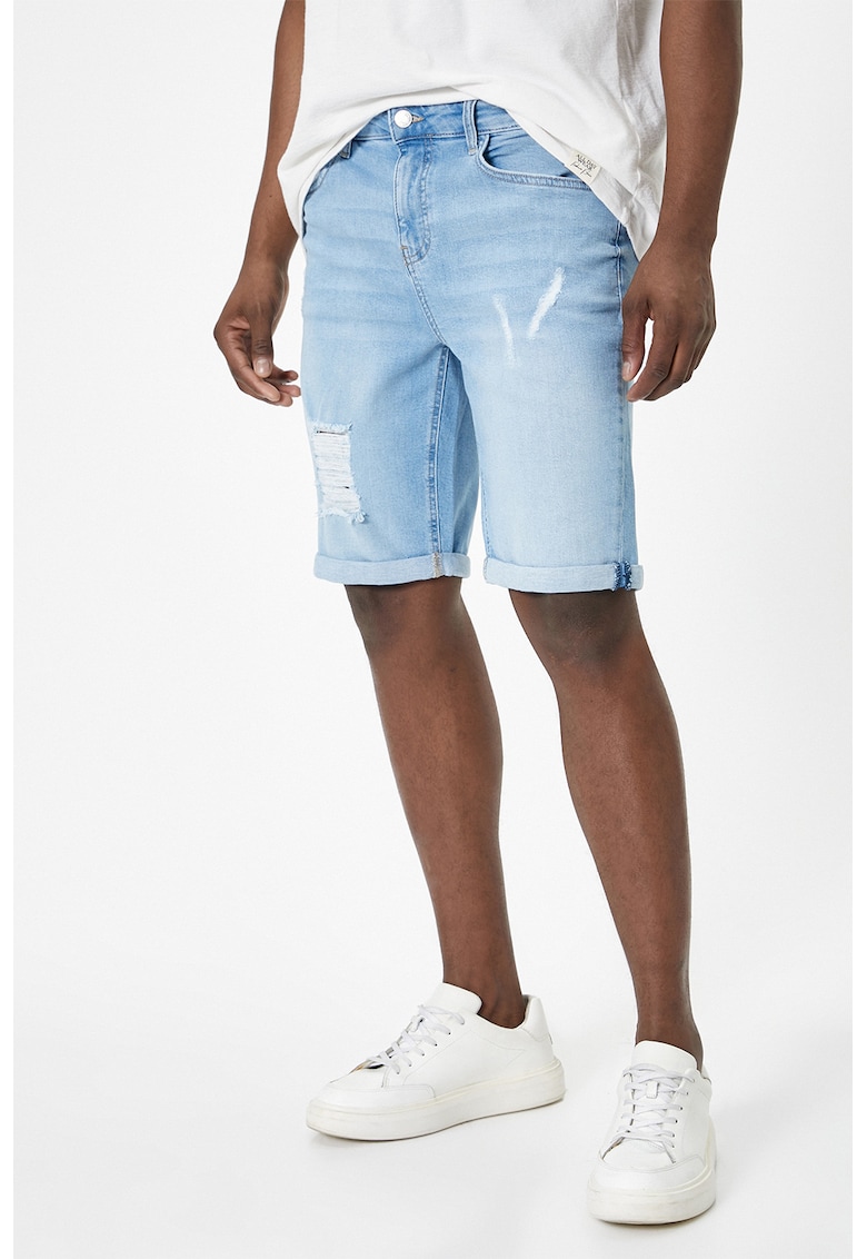 Blugi scurti slim fit cu detalii deteriorate