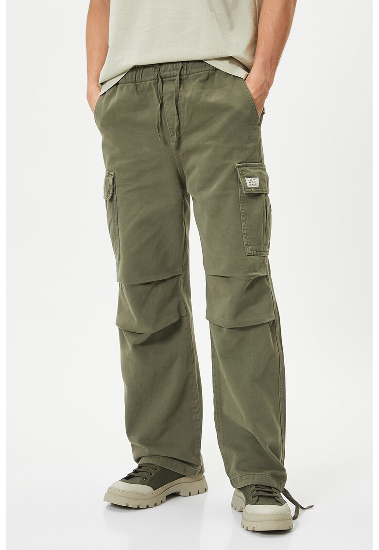 Pantaloni cargo cu snur in talie