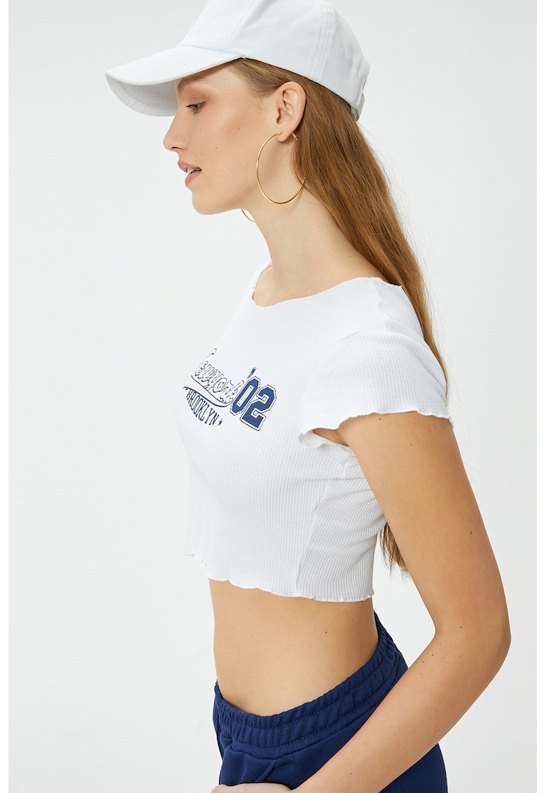 Tricou crop cu imprimeu text