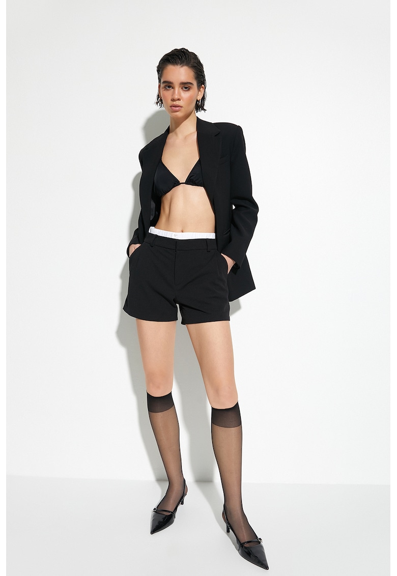 Pantaloni scurti cu model 2 in 1