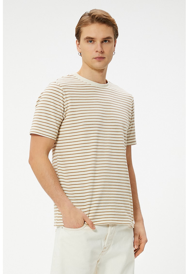 Tricou relaxed fit cu model in dungi