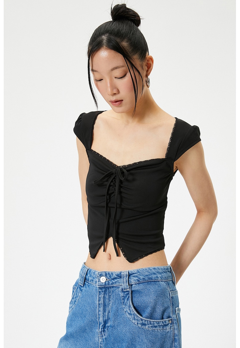 Tricou asimetric cu decolteu sweetheart