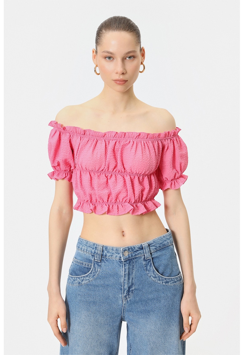 Bluza crop cu decolteu pe umeri si model drapat