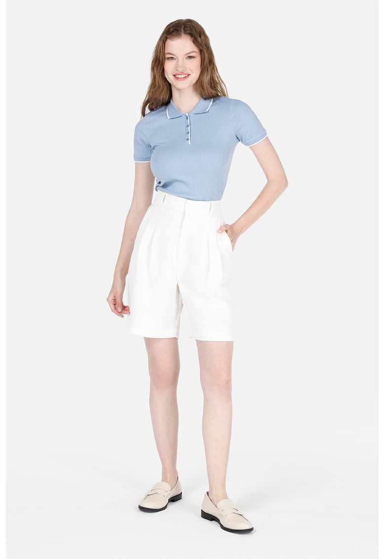 Pantaloni scurti cu talie inalta si buzunare oblice