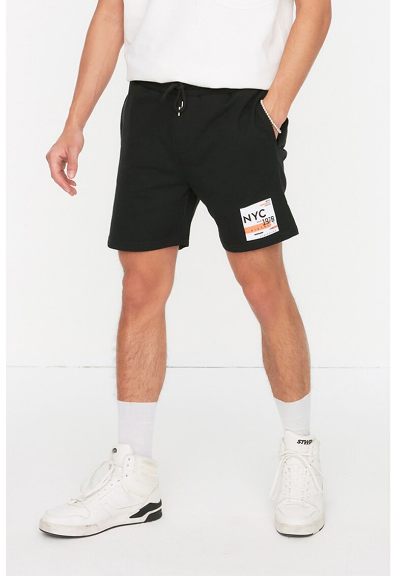 Pantaloni scurti cu snur de ajustare in talie