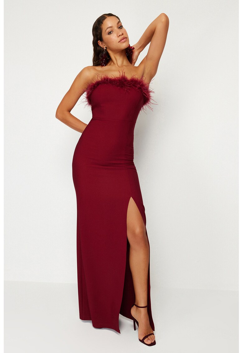 Rochie cambrata cu pene de strut