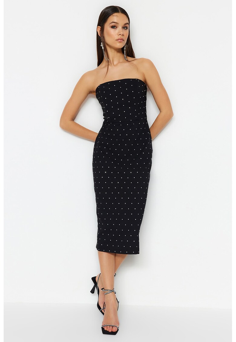 Rochie cambrata cu strasuri si slit pe partea din spate