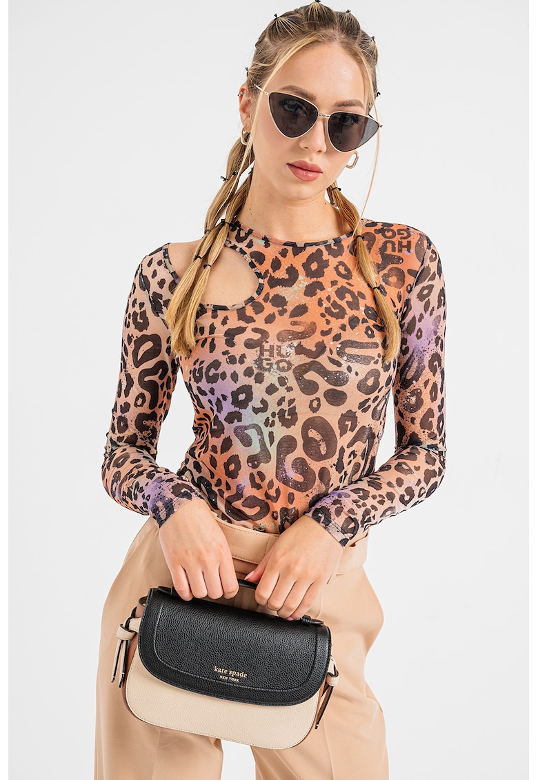 Bluza cu animal print si decupaj