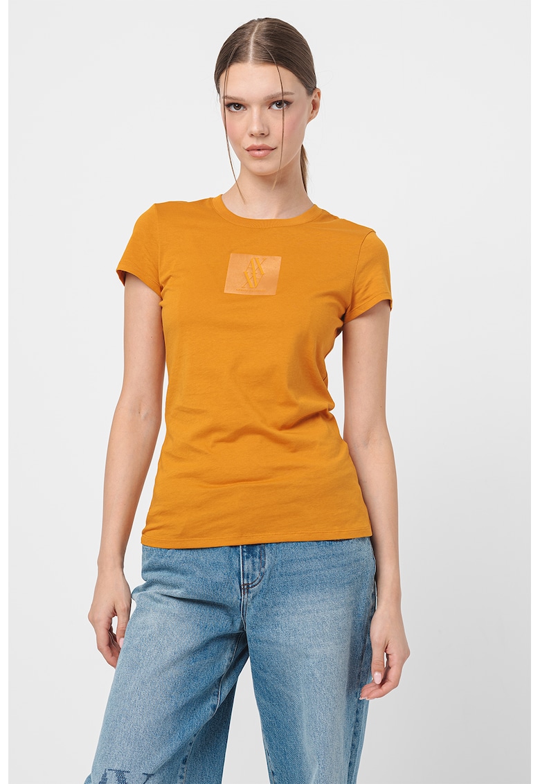 Tricou slim fit cu decolteu la baza gatului
